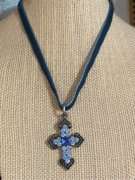 Jewelry - Vintage Blue Gemstone Pendant Cross Velvet Ribbon Choker